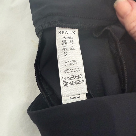 SPANX Classic Black Sunshine Skort Size M NWOT - Picture 6 of 6